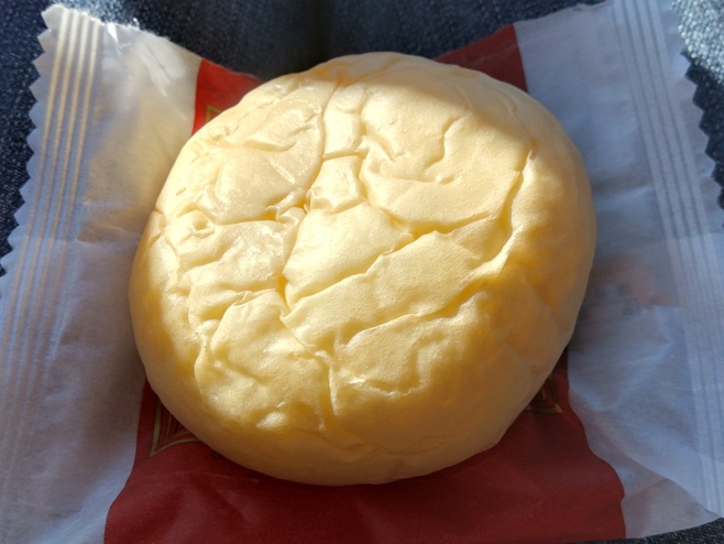 蒜山産ジャージー牛乳使用の生クリームパン（開封後）