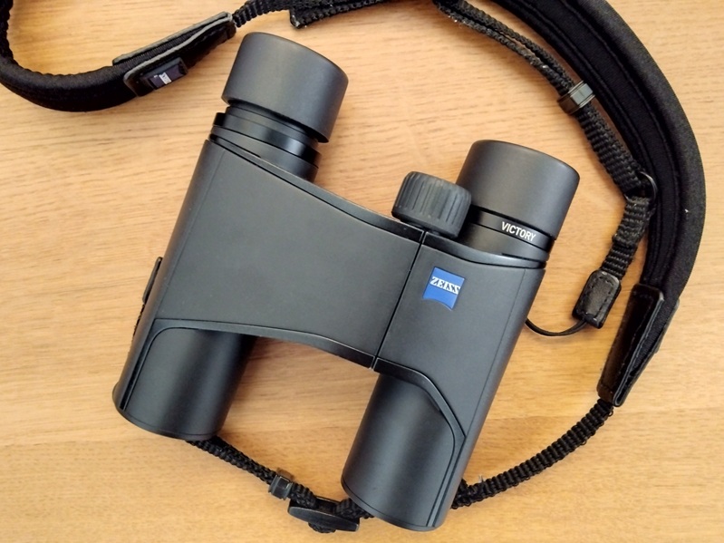 双眼鏡（ZEISS VICTORY 8×25）