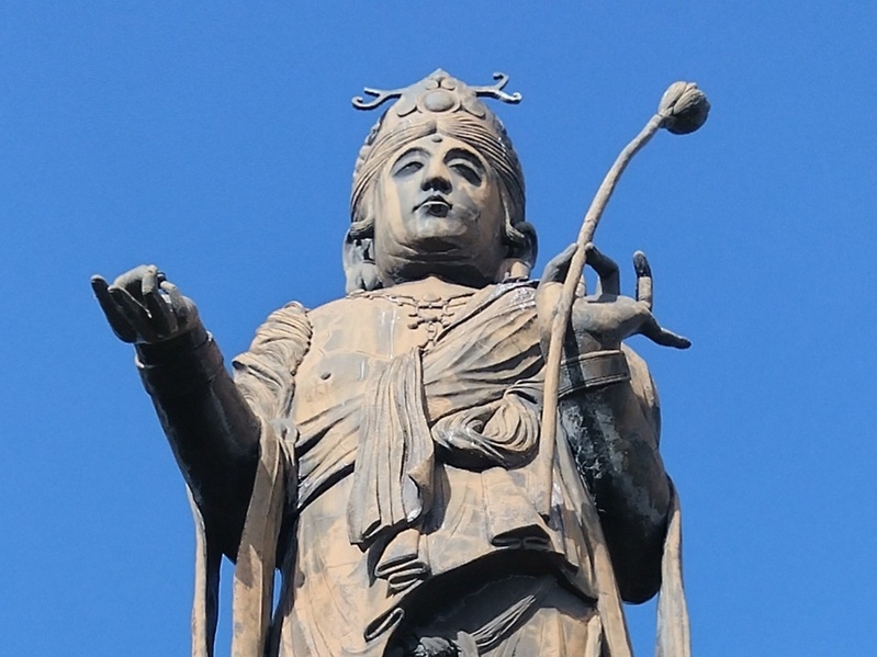 阿部元首相に似ている舘山寺聖観音菩薩