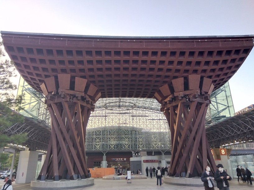 金沢駅（西口）鼓門