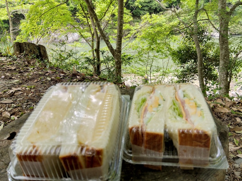 厚焼き玉子サンドとミックスサンド
